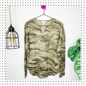 NWOT Rachel Zoe - Split V-Neck Camo Thermal Top M